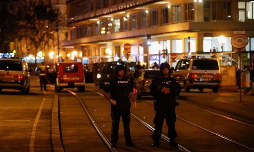 Μαρτυρία σοκ από τον Αρχιραβίνο της ισραηλίτικης κοινότητας στη Βιέννη για την τρομοκρατική επίθεση